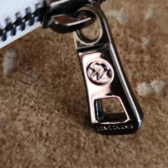 LONGCHAMP White Leather Wallet with Embossed Logo - Picture 3 of 16